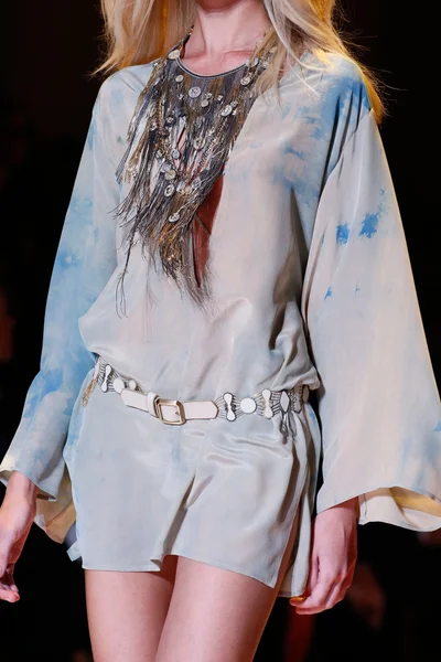Look 3